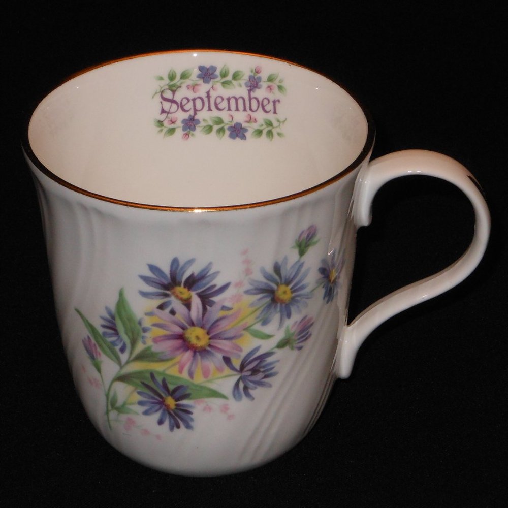 coffee mug. Sadler Wellington UK September flower.